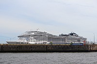 Hamburg17x289.jpg
